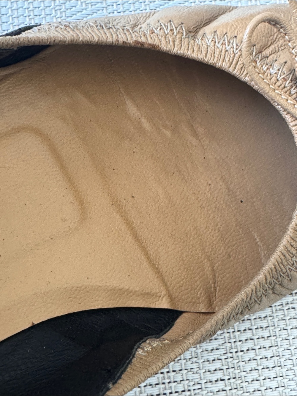 CHANEL Bi-color Pumps Flat Black and Tan - Picture 7 of 11